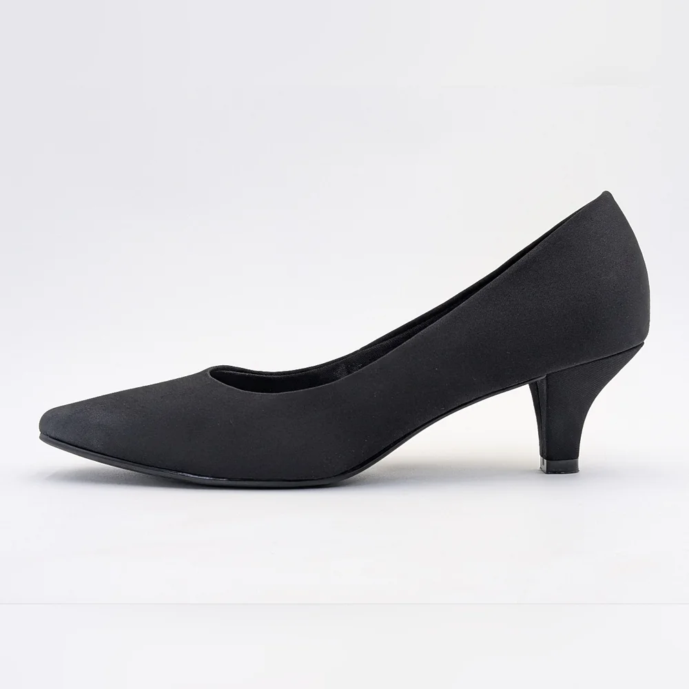 Coach and Four Women Sz 9 Satin Black Cushioned Round Toe Slip-In Mid-Heel Pumps